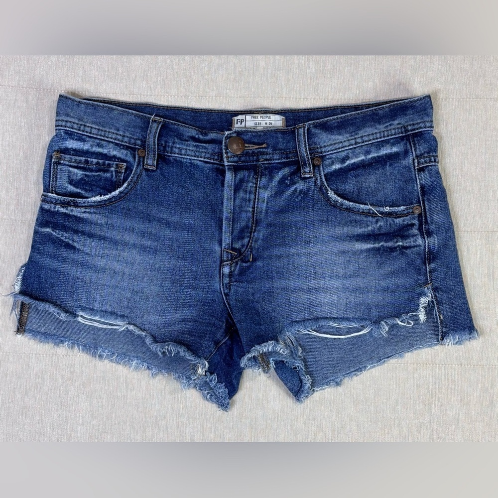 Free People Distressed Denim Cutoff Shorts Raw Hem Low Rise W28